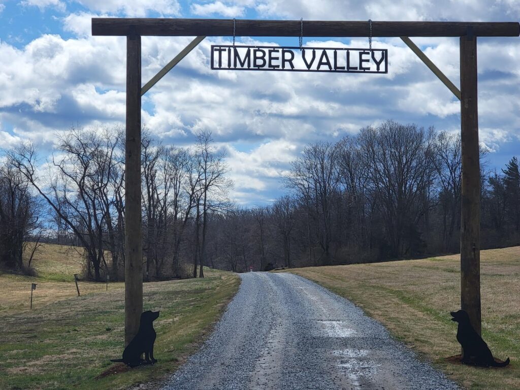 Experience the best ranch style arch glamping Maryland has to offer! 🌲 Stay in our cozy Timber Valley Retreat cabins for a private, family-owned escape. 🛖