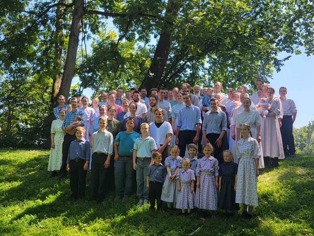 Round up the crew for a fantastic time—perfect for family reunions, scout escapades, or just a laid-back getaway. Our Family Reunion Venue Maryland is equipped with AC, an outdoor shower, and even a paddle boat calling your name! And yes, your four-legged pals can join in the fun too. Get ready for campfire tales, nature vibes, and unforgettable moments at our Private Farm Retreat Western Maryland. 🐾🔥
