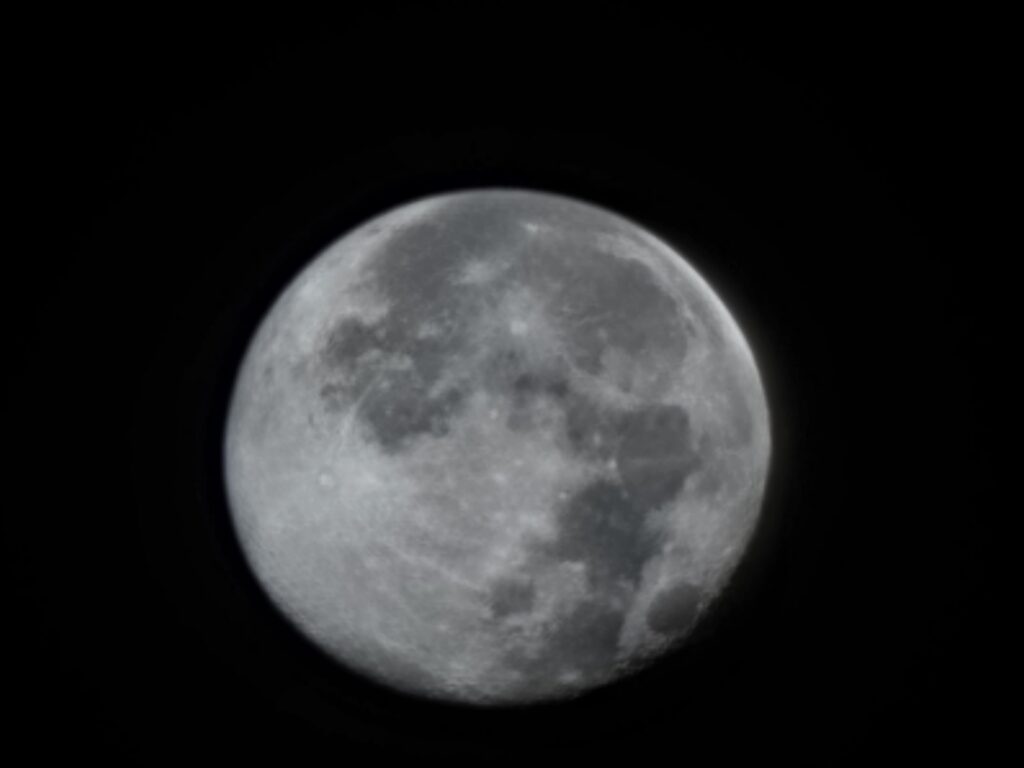 3. Timing Your Trip: The New Moon Magic
For the most intense celestial show, we recommend planning your trip to our Private Campground around the new moon. During this phase, the sky is at its darkest because the moon isn’t reflecting sunlight into the atmosphere. You can track moon phases using tools like the U.S. Naval Observatory to time your stay perfectly.

When the moon is absent, the deep-sky objects become the stars of the show. You’ll be able to see the Andromeda Galaxy, which is 2.5 million light-years away, with just a simple pair of binoculars from our Private Campground. This is Stargazing Glamping at its most profound level. 🌑✨