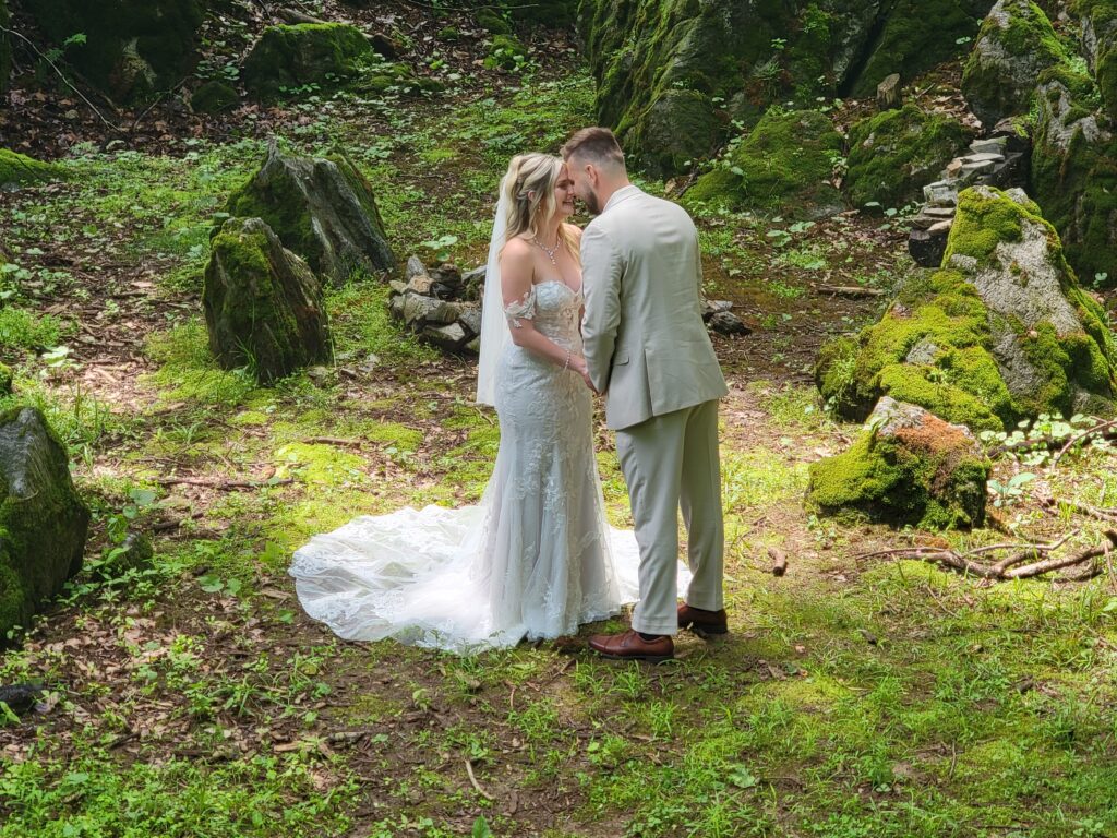 4. Stunning Photography in a Private Natural Setting 📸🏞️
Your wedding photos are the legacy of your “I do.” Our sprawling natural beauty provides a breathtaking backdrop that changes with the seasons.

Golden Hour at the Pond: The reflection of the trees in our “Fountain of Life” pond offers a world-class photo opportunity.
Forest Vows: Capturing your Intimate Ceremony in the shaded glen of The Cove creates images that are timeless and ethereal.