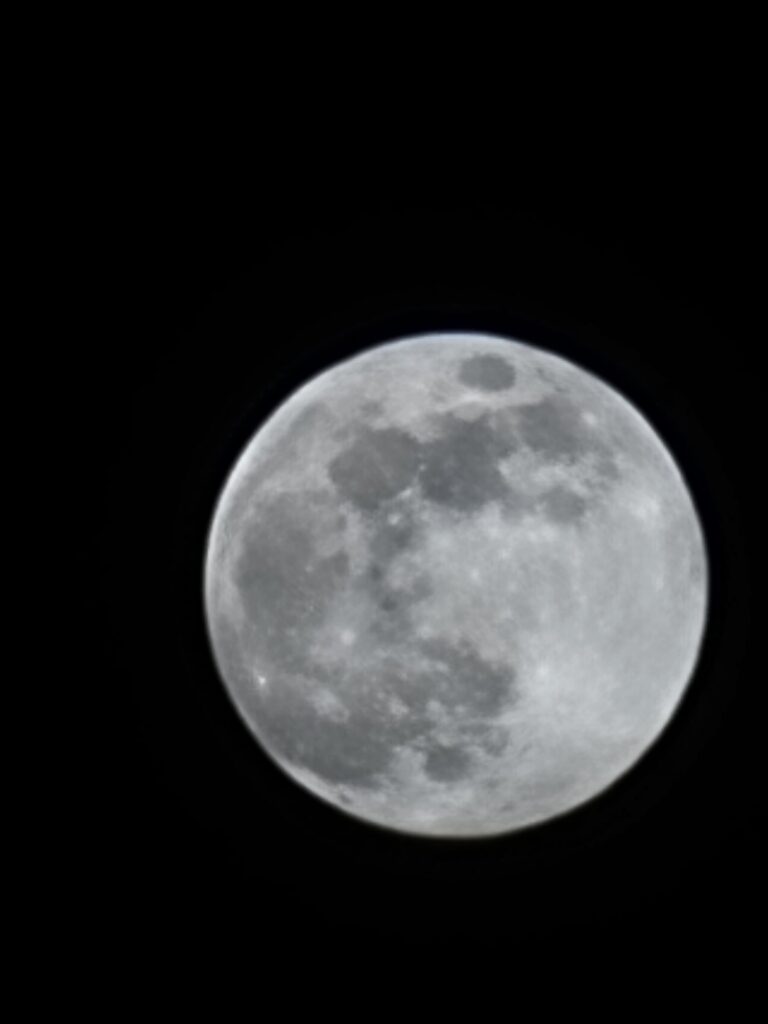 Spacious Gathering Areas at Timber Valley Retreat ☕🔥
Perfect for late-night cocoa by the fire while the moon rises over the trees. Our 100-acre property provides the space needed for large groups to enjoy the celestial show without feeling crowded. This makes Timber Valley Retreat the premier choice for nature lovers. For more tips on hosting outdoor gatherings.