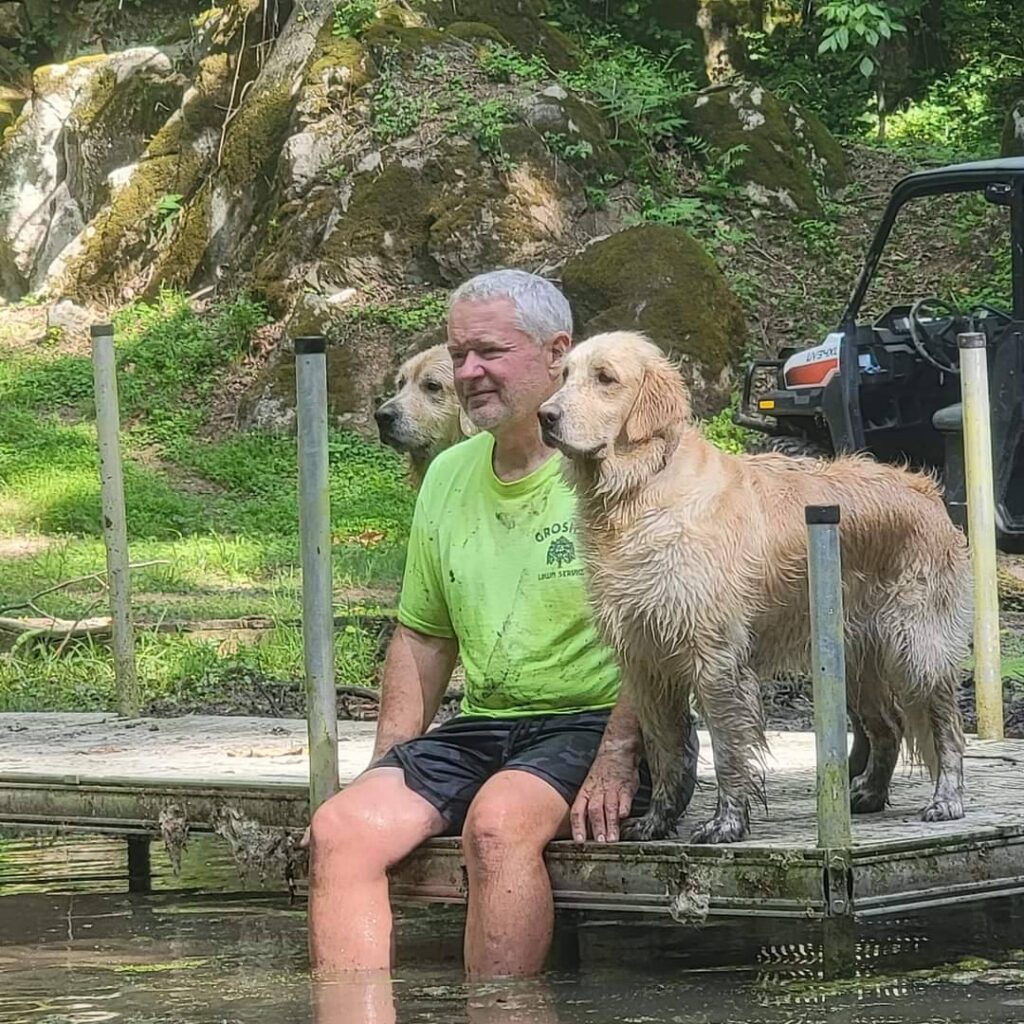 2. Pet Friendly & Kid Friendly: Welcoming the Whole Family

Timber Valley believes every member of your family—two- or four-legged—should experience the adventure. We are proud to be both pet friendly and kid friendly. The property is ideal for children to safely explore, play games, and discover the natural world. Dogs run joyfully along trails and fields, sniffing the mountain air and joining in family fun.